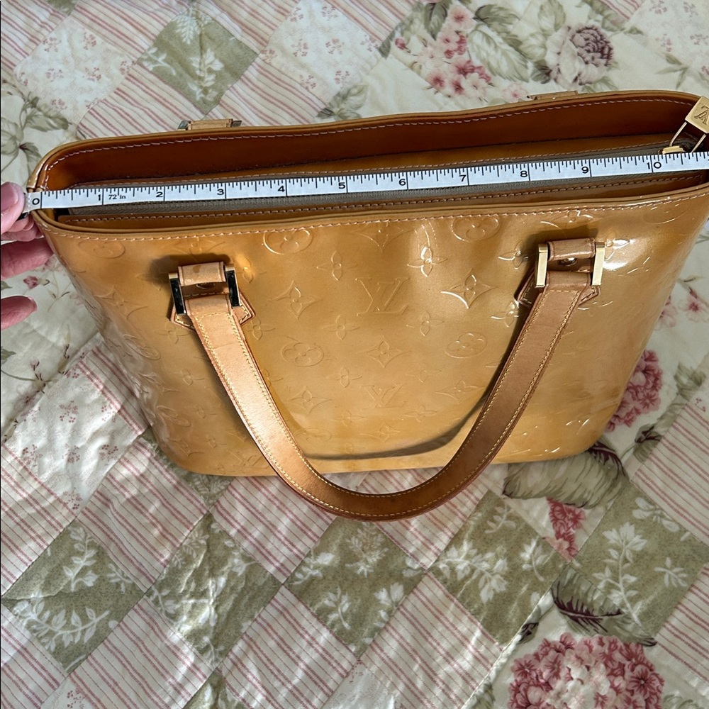Louis Vuitton Shiny Vernis Gold Tote - Picture 6 of 16